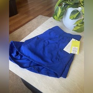 NWT All In Motion Women’s Vibrant Blue Mid Rise 3” Run Shorts